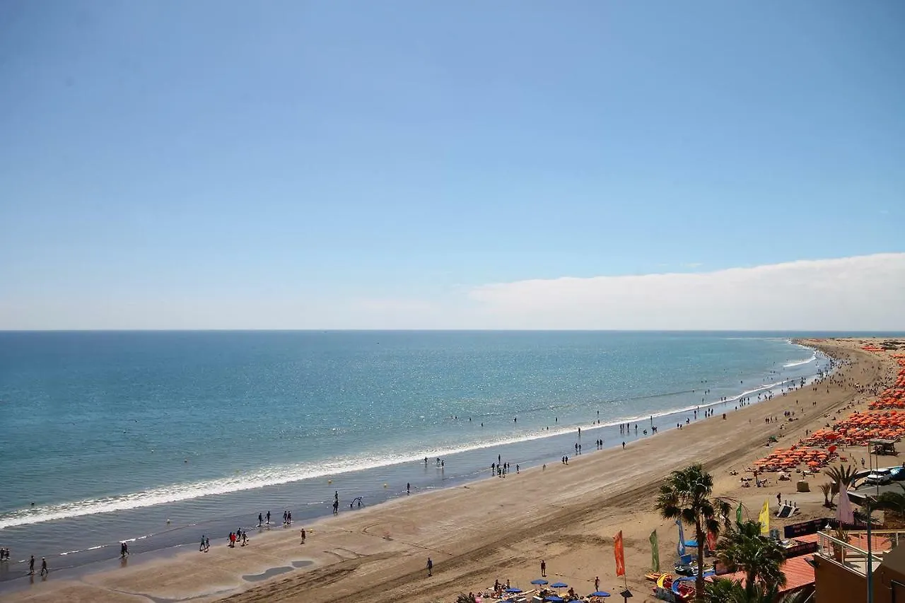 Fantastic Apartment Near The Beach プラヤ・デル・イングレス